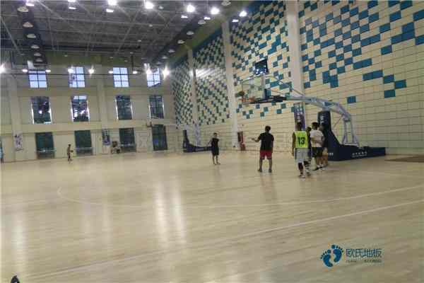 鹽城室內(nèi)運(yùn)動(dòng)木地板安裝