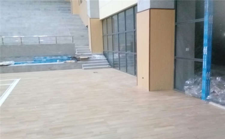 拼接板體育館實(shí)木地板哪個(gè)牌子好？