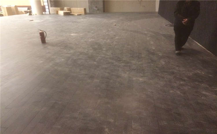 楓木運(yùn)動(dòng)體育地板多少錢一平米?