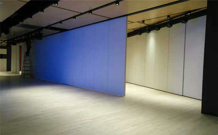 楓樺木籃球場實(shí)木地板廠家報(bào)價(jià)表