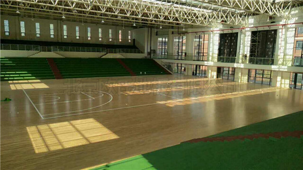 貴州省遵義市習(xí)水縣**中學(xué)籃球館木地板案例 貴州省遵義市習(xí)水縣**中學(xué)籃球館木地板案例